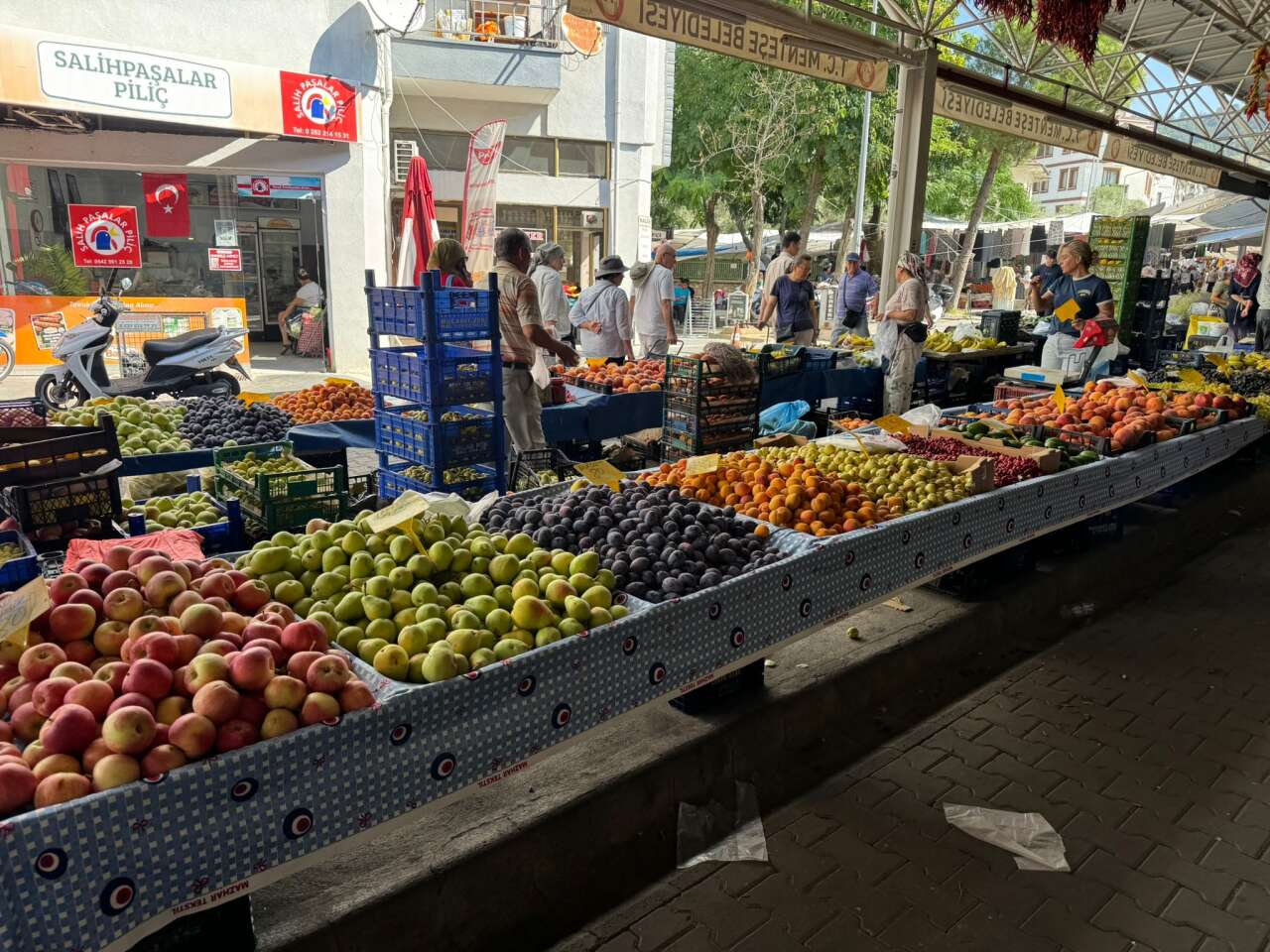 Menteşe Perşembe Pazarı’nda Bu Hafta Tezgâhlar Rengarenk 3